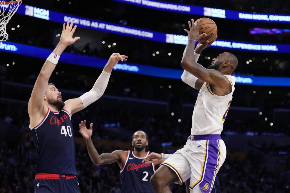 防守型锋线 防守型锋线